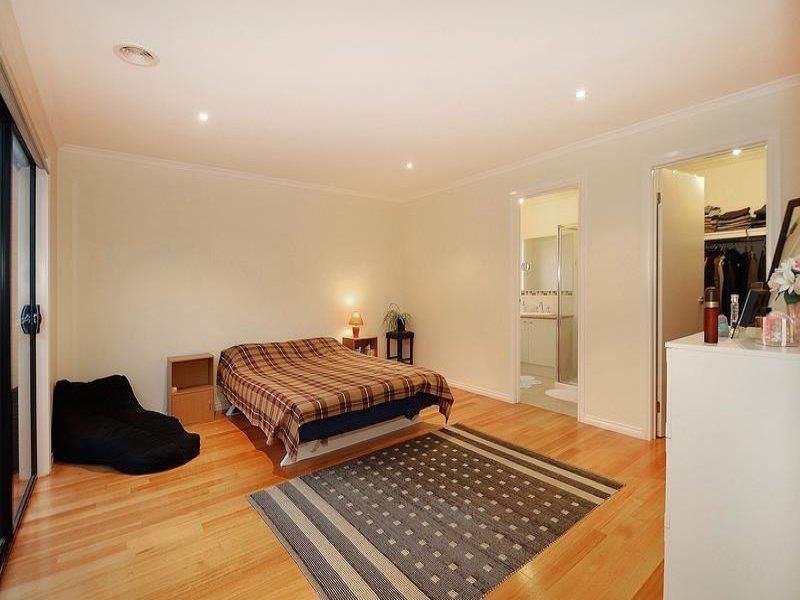 71 Bluehills Boulevard, Pakenham VIC 3810