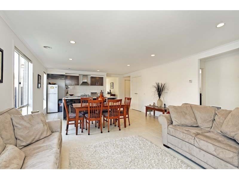 37 Scarlet Crescent, Pakenham VIC 3810