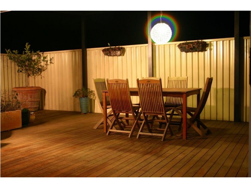 8 Salvia Avenue, Pakenham VIC 3810