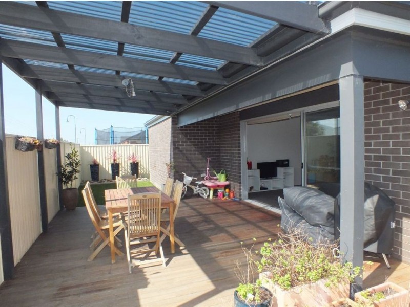 8 Salvia Avenue, Pakenham VIC 3810