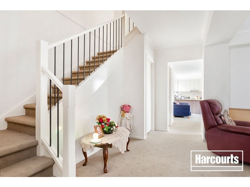 35 Fallingwater Drive, Pakenham VIC 3810