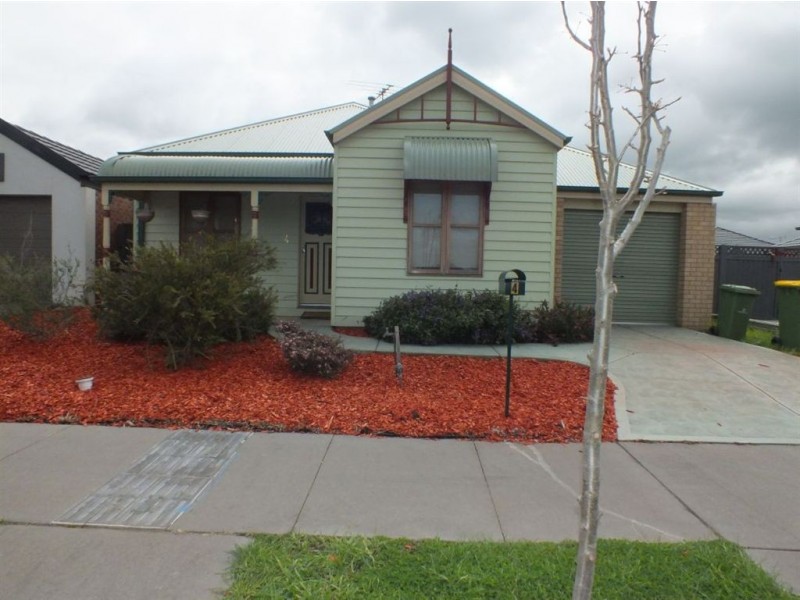 4 Sarton Link, Pakenham VIC 3810