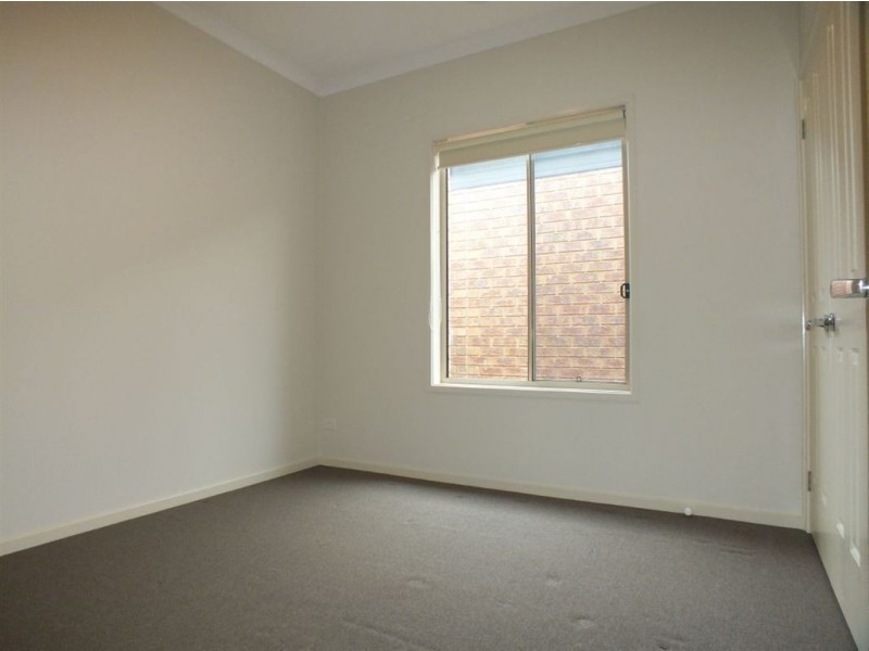 4 Sarton Link, Pakenham VIC 3810