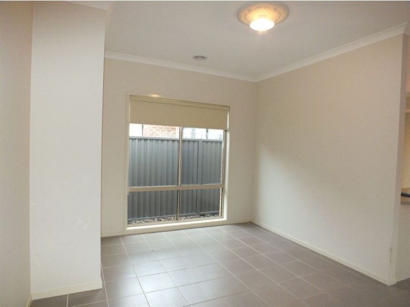 4 Sarton Link, Pakenham VIC 3810