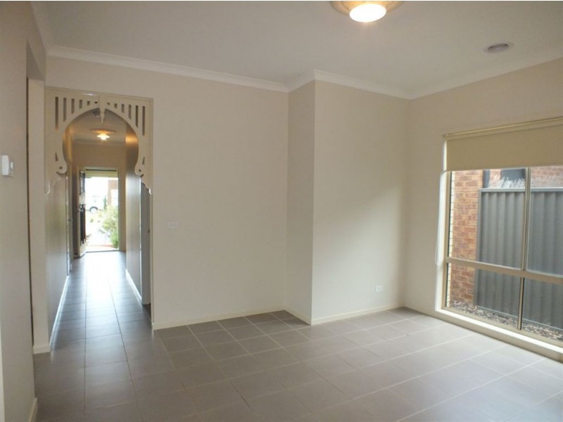 4 Sarton Link, Pakenham VIC 3810