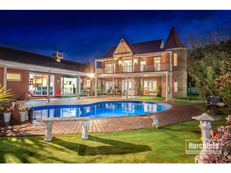 2 Barr Court, Pakenham VIC 3810