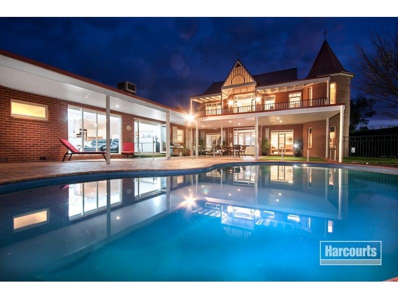 2 Barr Court, Pakenham VIC 3810