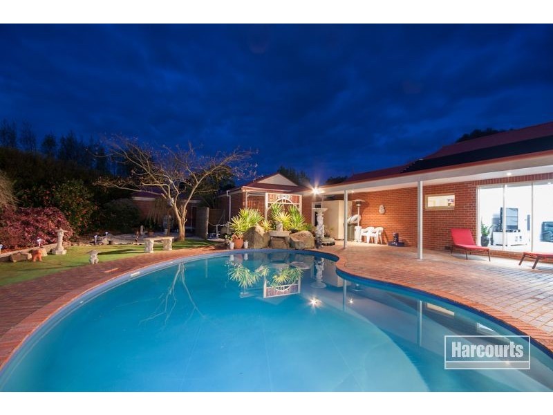 2 Barr Court, Pakenham VIC 3810