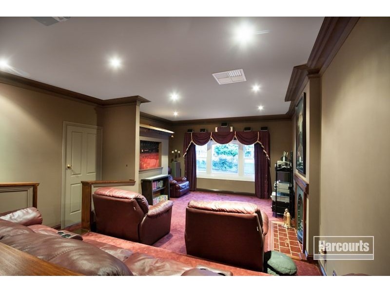 2 Barr Court, Pakenham VIC 3810