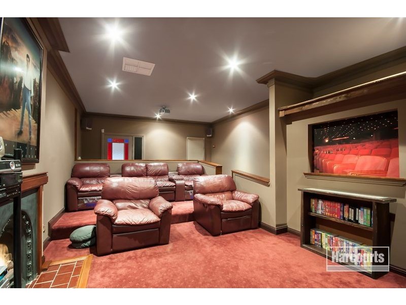 2 Barr Court, Pakenham VIC 3810