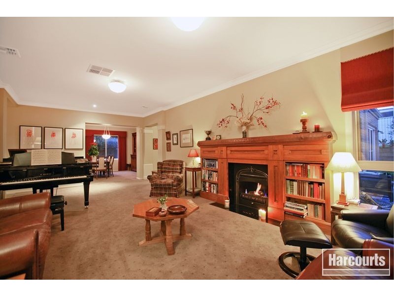 37 Botanic Drive, Pakenham VIC 3810