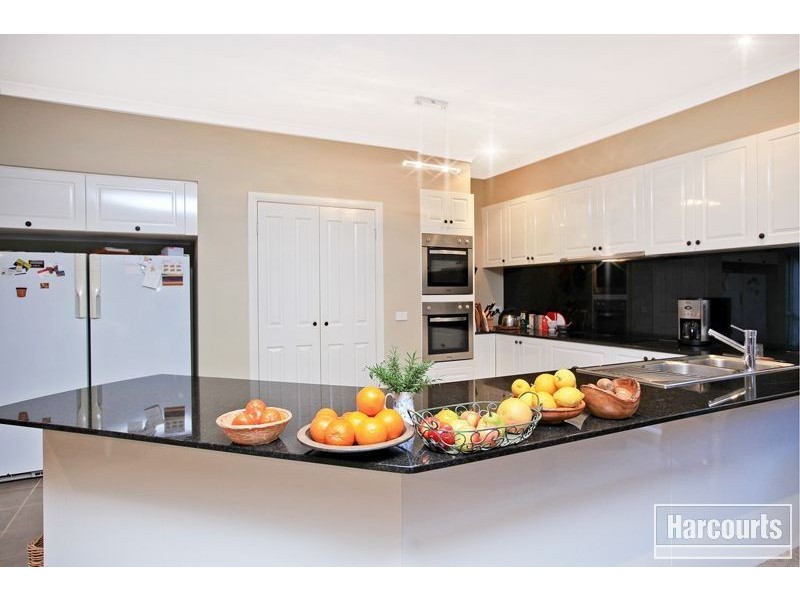 37 Botanic Drive, Pakenham VIC 3810