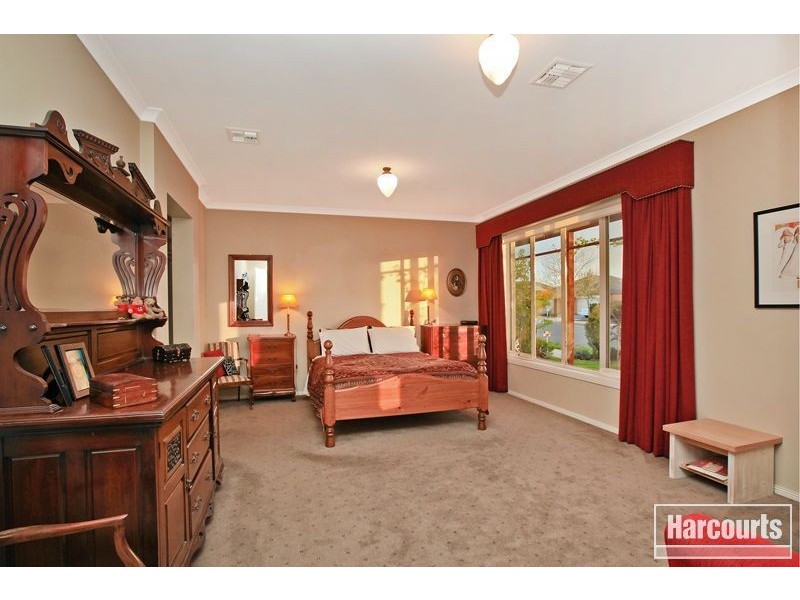 37 Botanic Drive, Pakenham VIC 3810