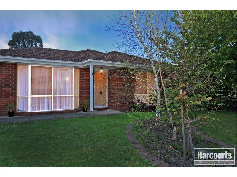 4 Sheffield Close, Pakenham VIC 3810