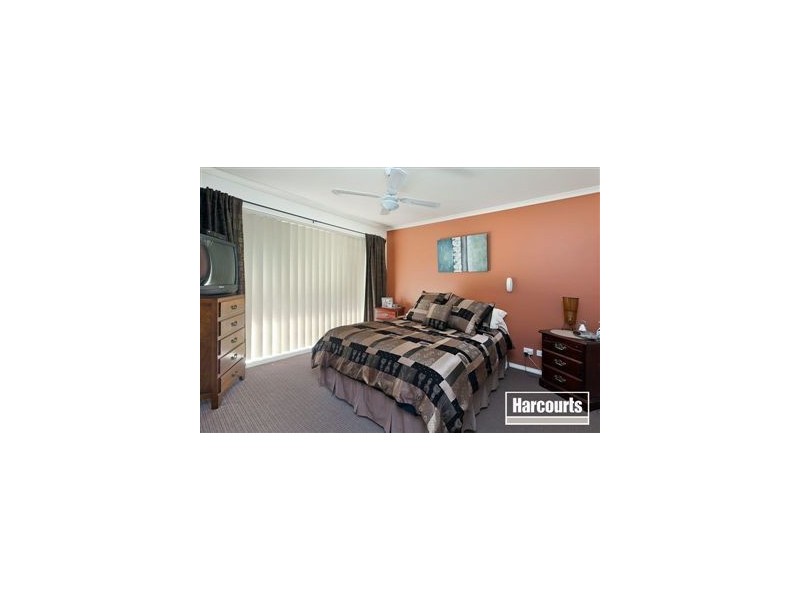 15 Teal Place, Pakenham VIC 3810