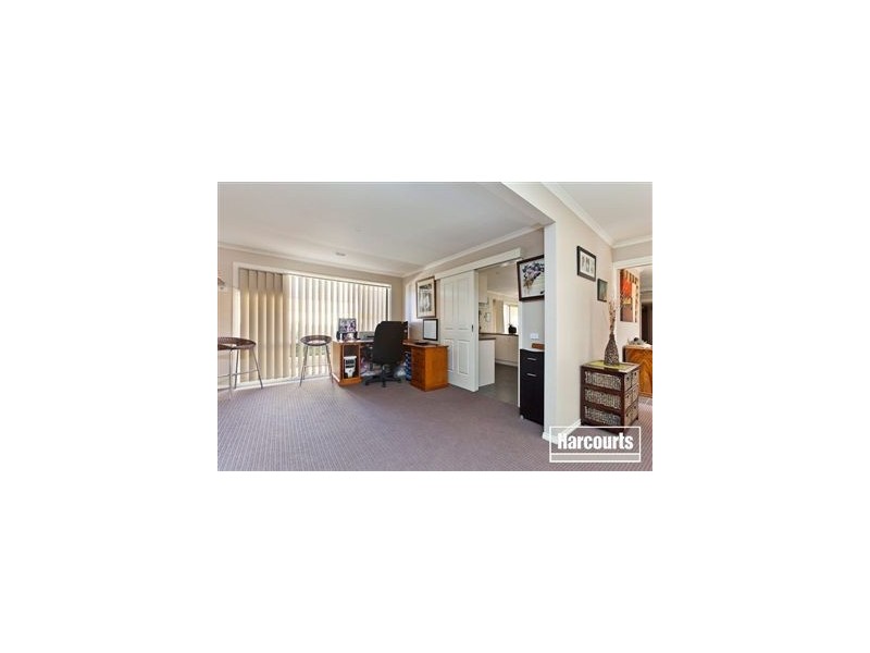 15 Teal Place, Pakenham VIC 3810