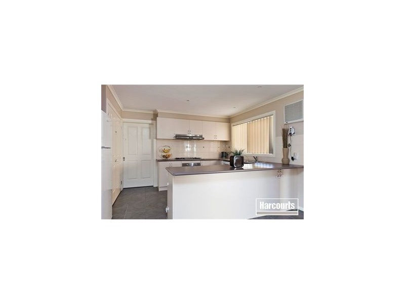15 Teal Place, Pakenham VIC 3810