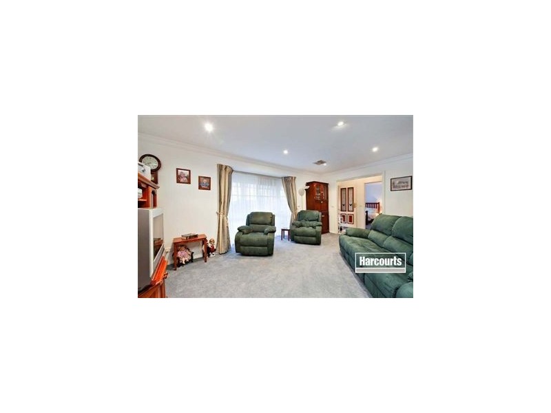 30 Balmoral Way, Pakenham VIC 3810