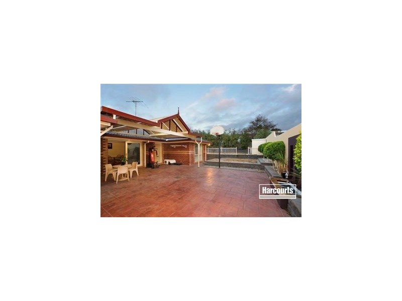 30 Balmoral Way, Pakenham VIC 3810