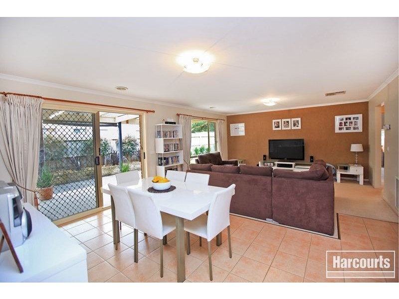 44 Pommel Street, Pakenham VIC 3810