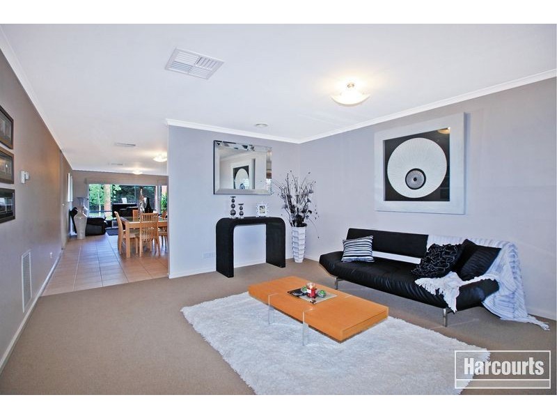 4 Darvell Court, Pakenham VIC 3810