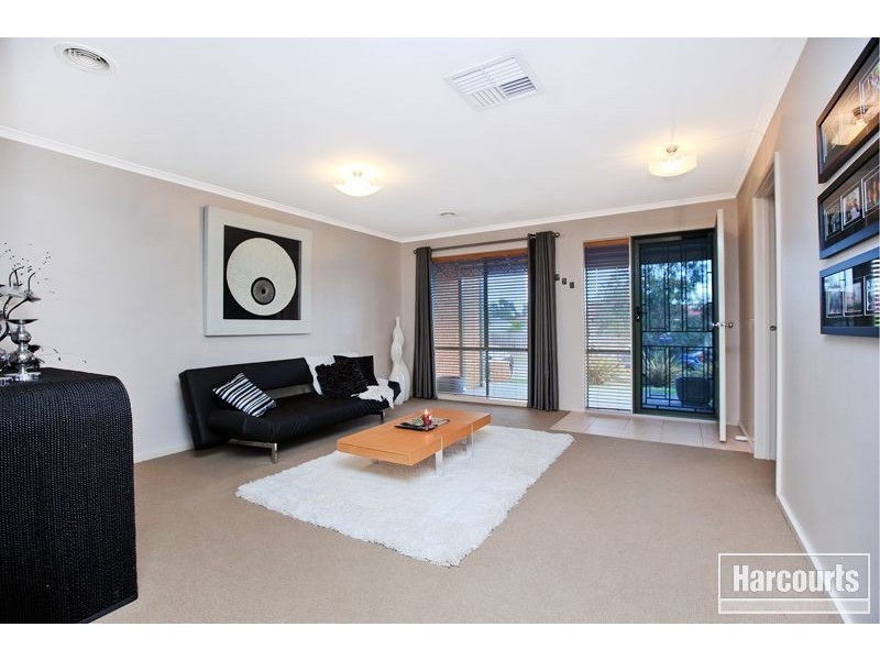 4 Darvell Court, Pakenham VIC 3810