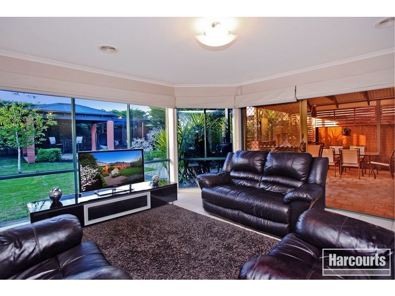 4 Darvell Court, Pakenham VIC 3810