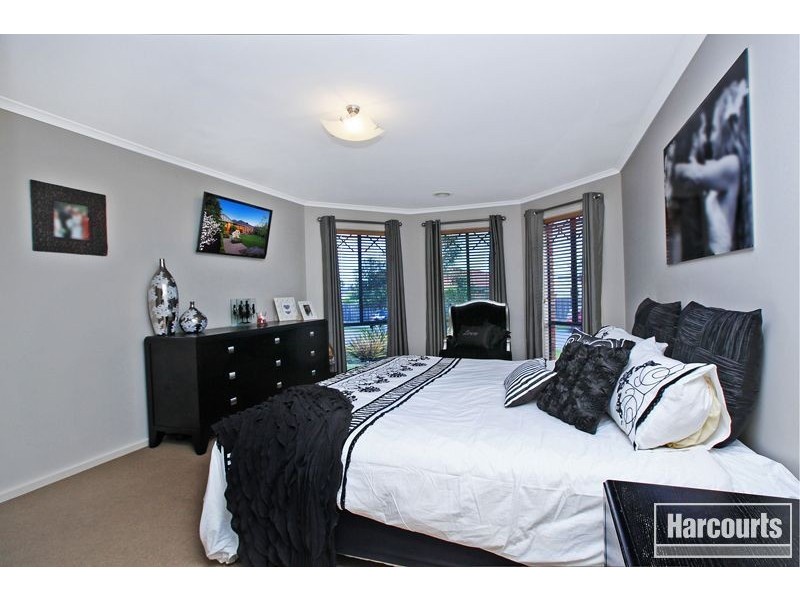 4 Darvell Court, Pakenham VIC 3810