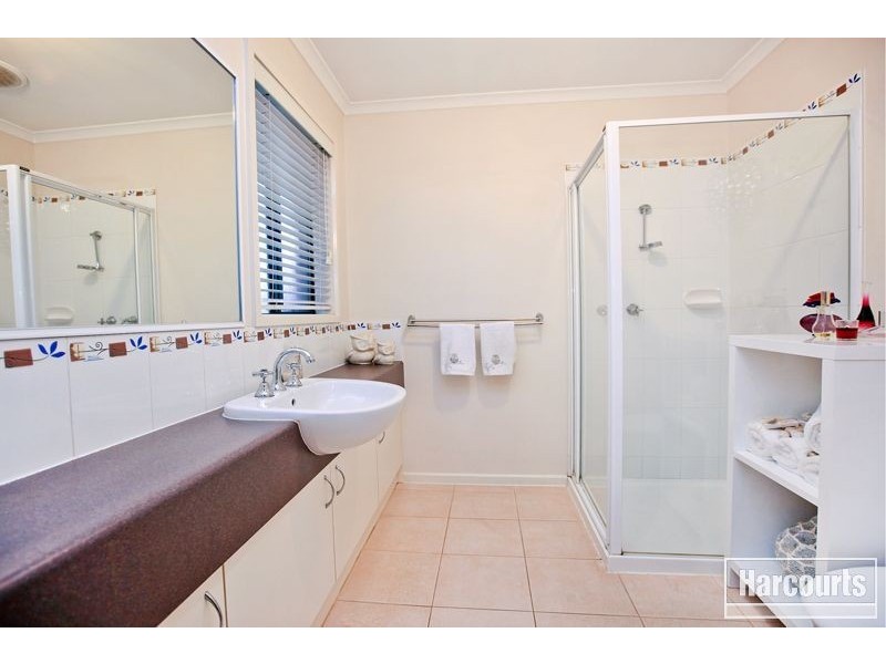 4 Darvell Court, Pakenham VIC 3810