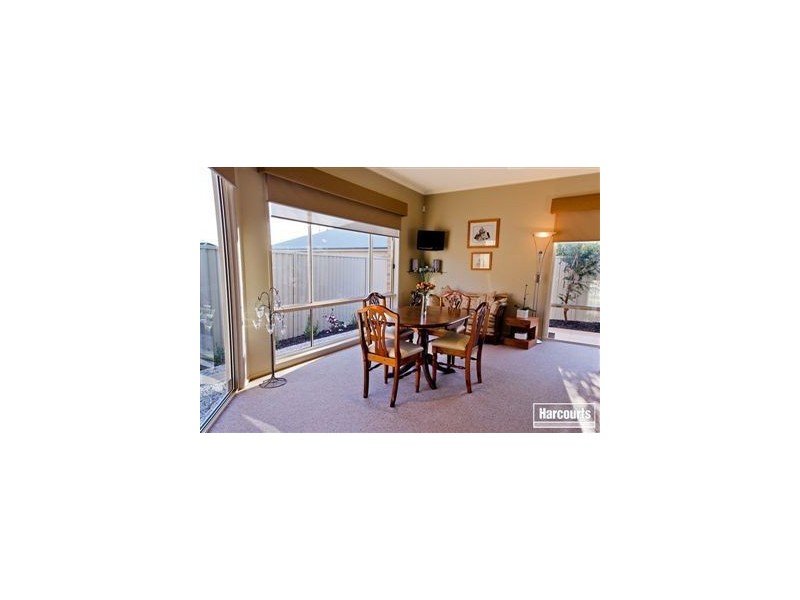 24 Eventide Rise, Pakenham VIC 3810