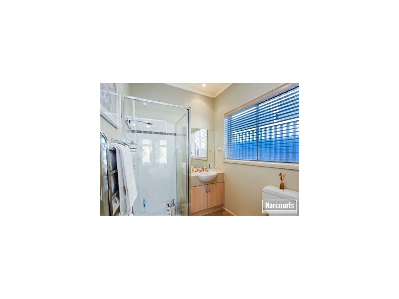 24 Eventide Rise, Pakenham VIC 3810