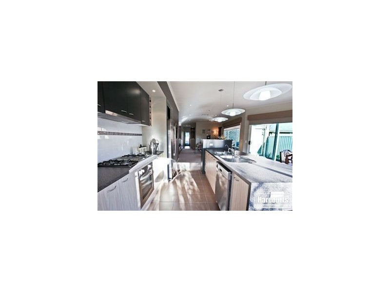 24 Eventide Rise, Pakenham VIC 3810
