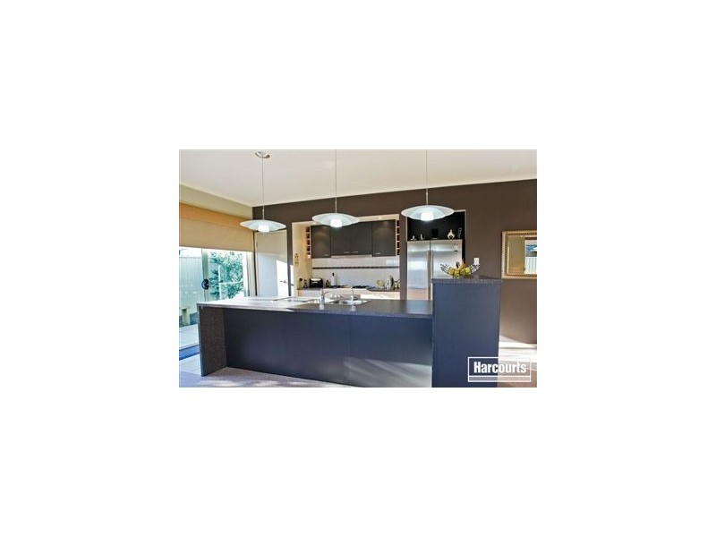 24 Eventide Rise, Pakenham VIC 3810