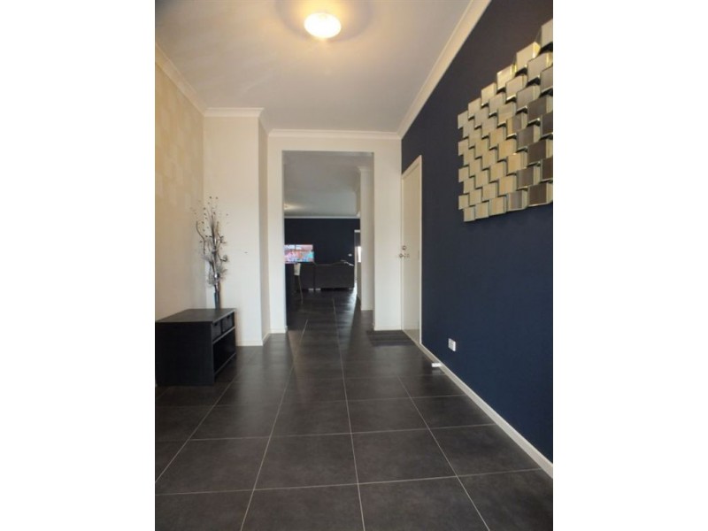 31 Winneke Way, Pakenham VIC 3810