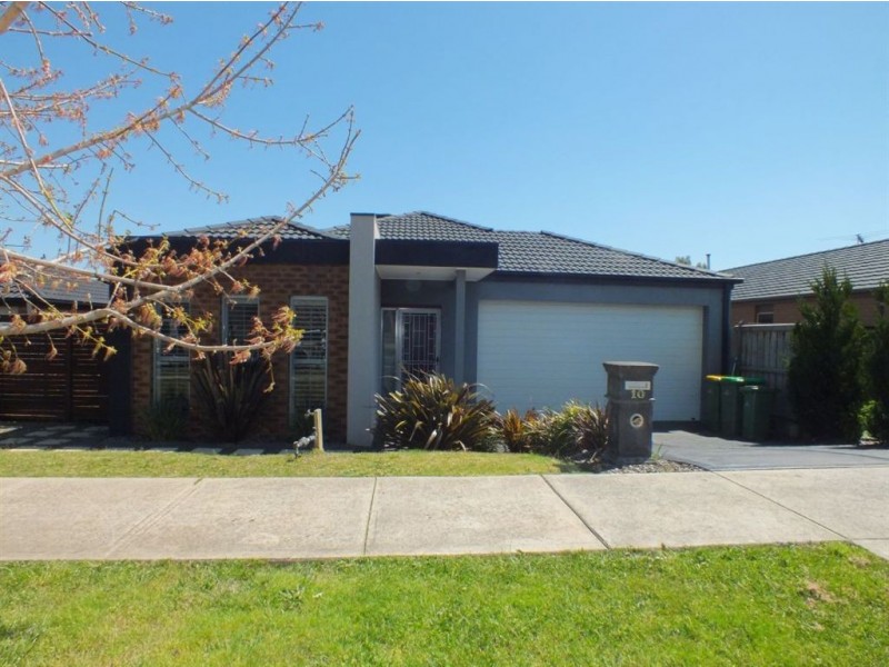 10 Tyrone Avenue, Pakenham VIC 3810
