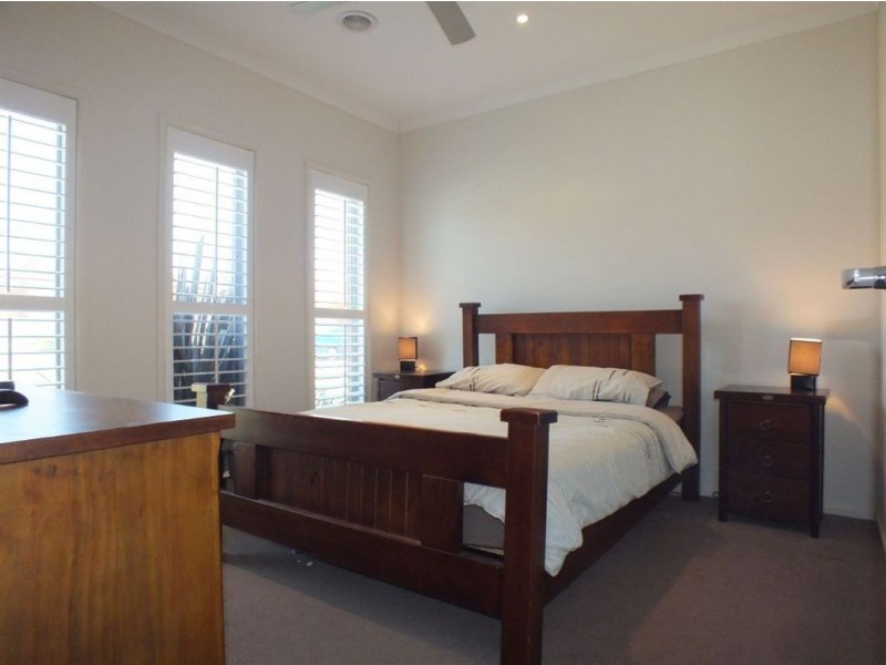 10 Tyrone Avenue, Pakenham VIC 3810
