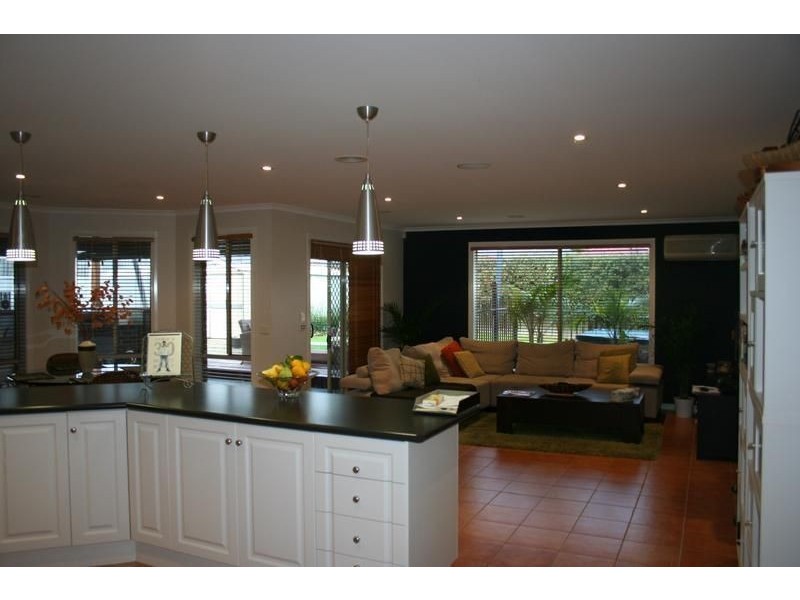 12 Tambo Court, Pakenham VIC 3810