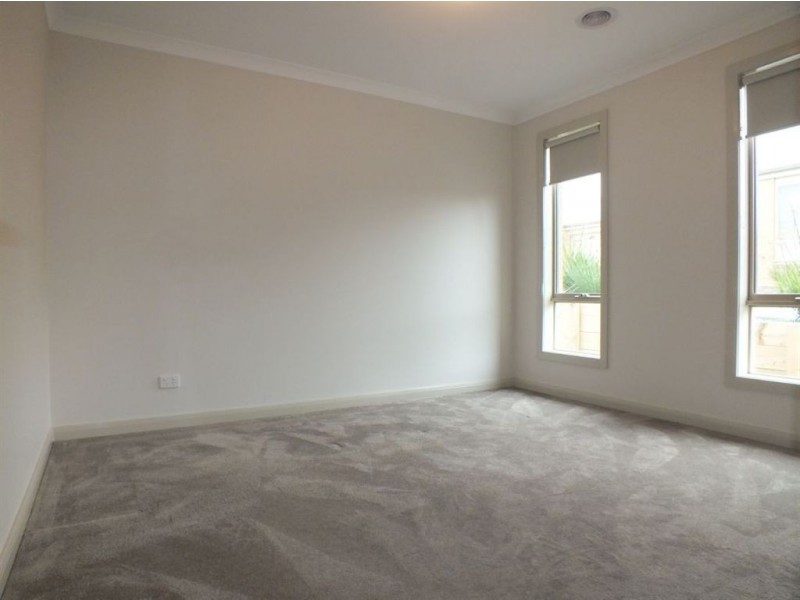 6/53 Ebony Drive, Pakenham VIC 3810