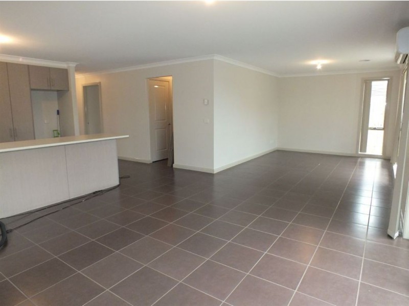 6/53 Ebony Drive, Pakenham VIC 3810
