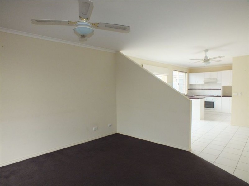 22 Wakenshaw Crescent, Pakenham VIC 3810