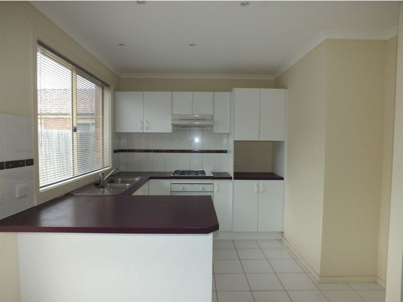 22 Wakenshaw Crescent, Pakenham VIC 3810