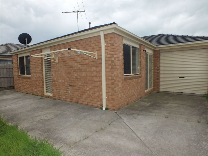 22 Wakenshaw Crescent, Pakenham VIC 3810