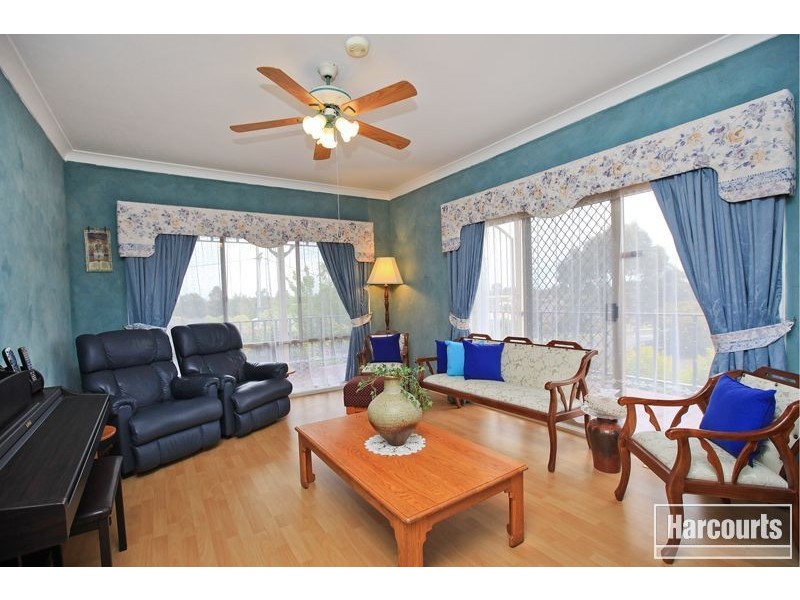 2A McCaffery Rise, Pakenham VIC 3810