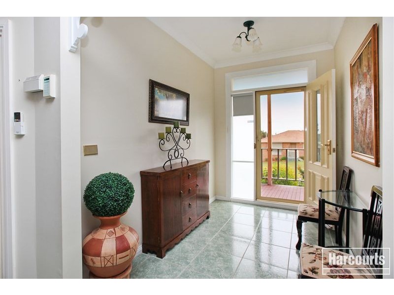 2A McCaffery Rise, Pakenham VIC 3810