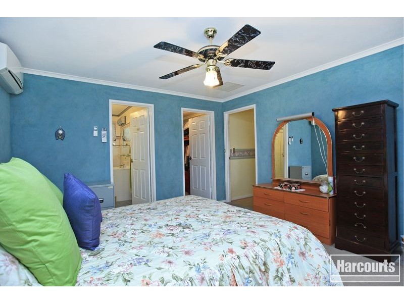 2A McCaffery Rise, Pakenham VIC 3810