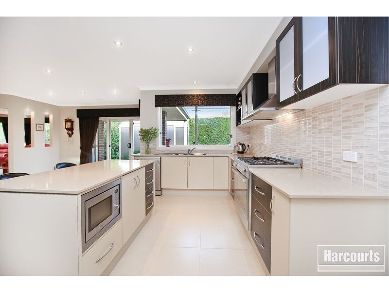 17 Michigan Grange, Pakenham VIC 3810