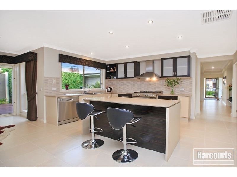 17 Michigan Grange, Pakenham VIC 3810