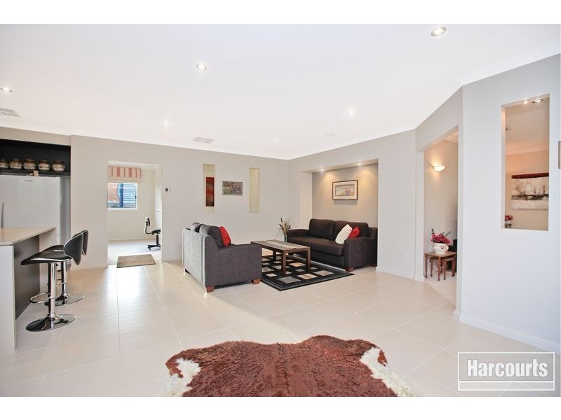 17 Michigan Grange, Pakenham VIC 3810