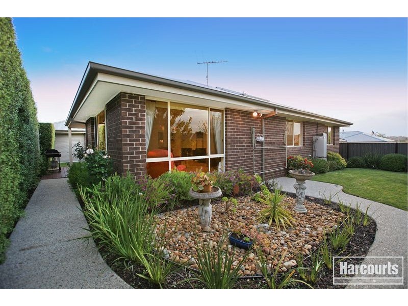 17 Michigan Grange, Pakenham VIC 3810