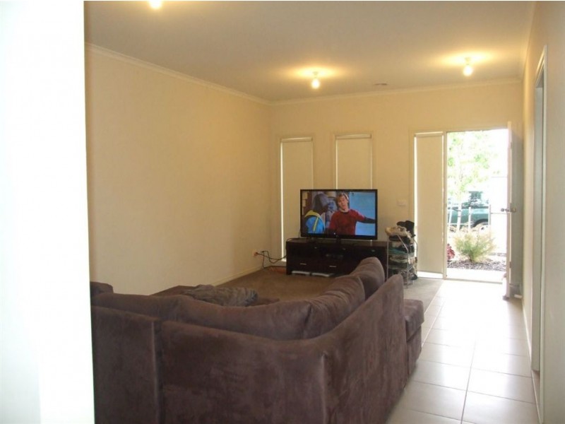 23 Joseph Banks Drive, Pakenham VIC 3810